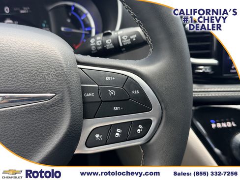 Used 2023 Chrysler Pacifica Touring-L FWD image 29