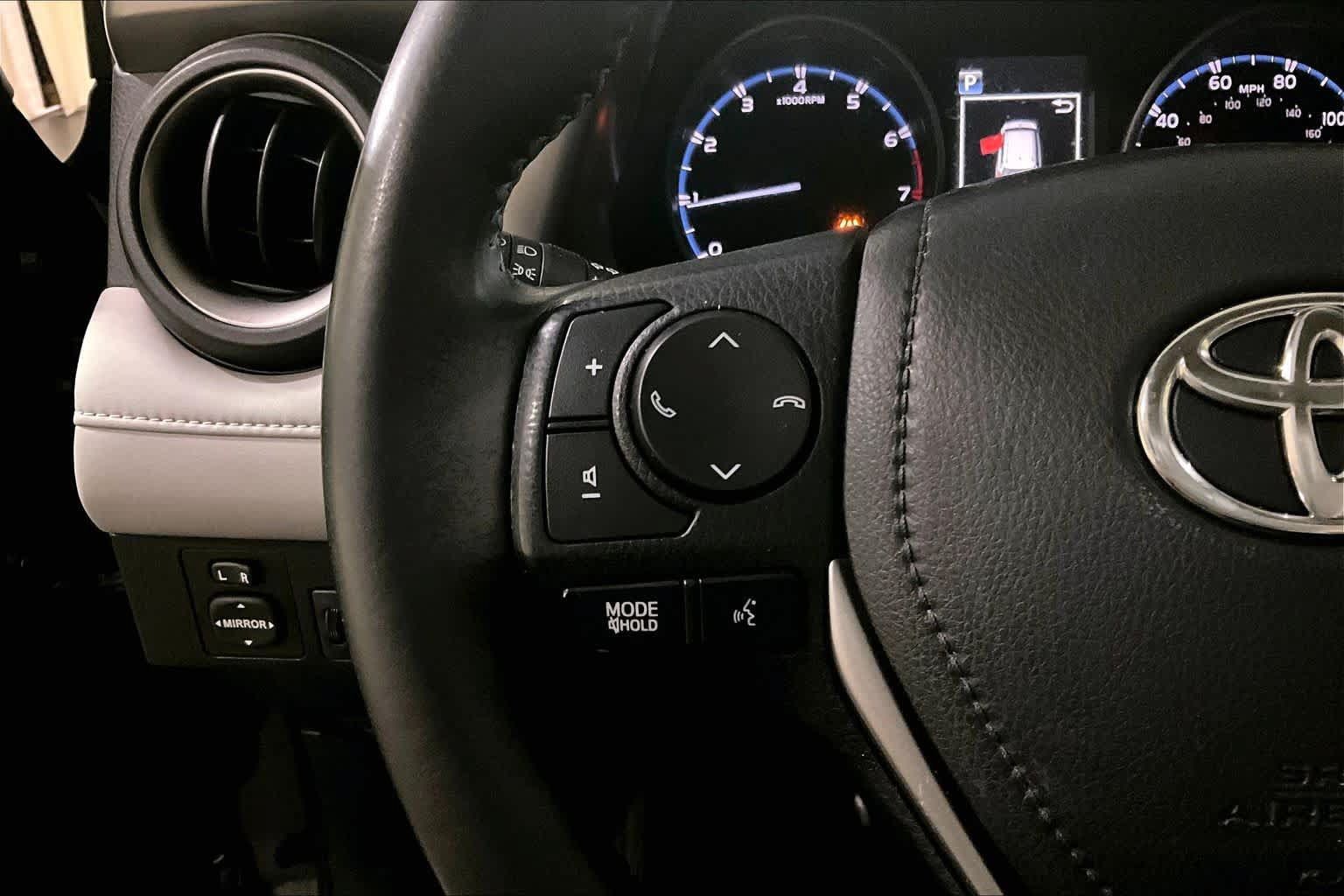Used 2017 Toyota RAV4 XLE AWD/4WD image 23