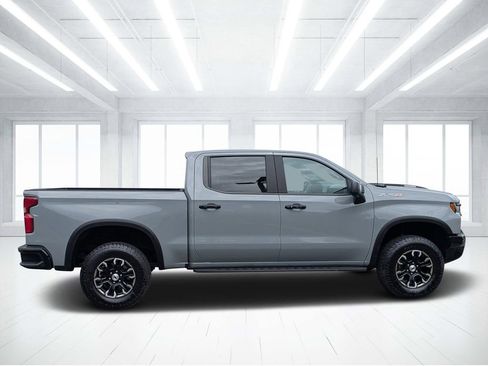 Used 2024 Chevrolet Silverado 1500 ZR2 AWD/4WD image 2