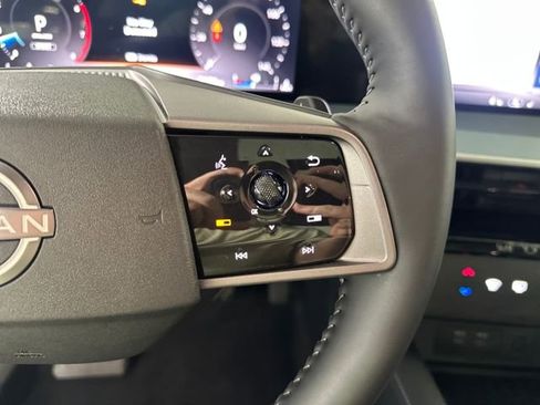 Certified 2025 Nissan Murano SL image 16