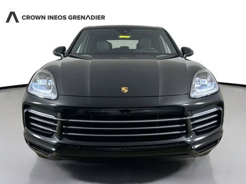 Used 2022 Porsche Cayenne AWD/4WD image 2
