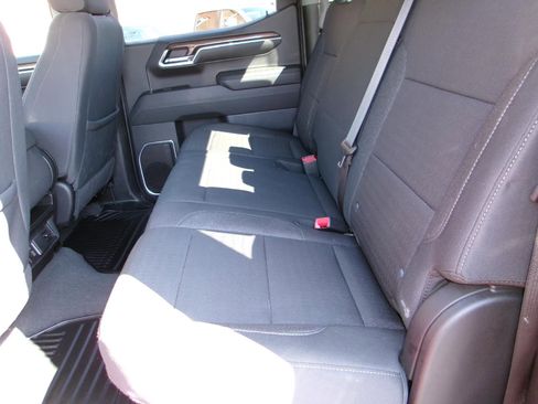 Used 2024 Chevrolet Silverado 1500 LT image 10