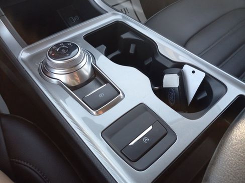 Used 2024 Ford Edge SEL image 20