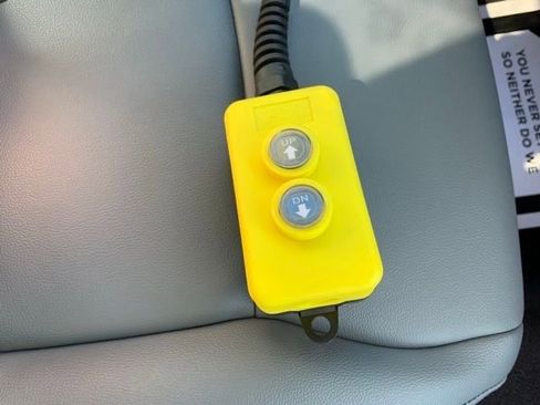 New 2025 Ford F550 4x4 Regular Cab Super Duty image 8