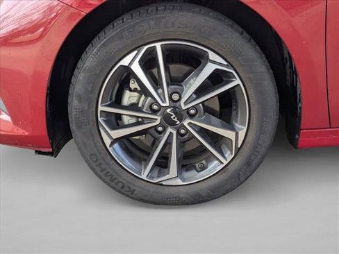 Used 2023 Kia Forte LXS image 9