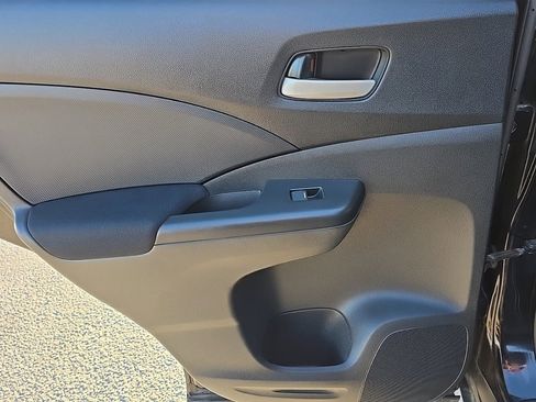 Used 2016 Honda CR-V SE image 10