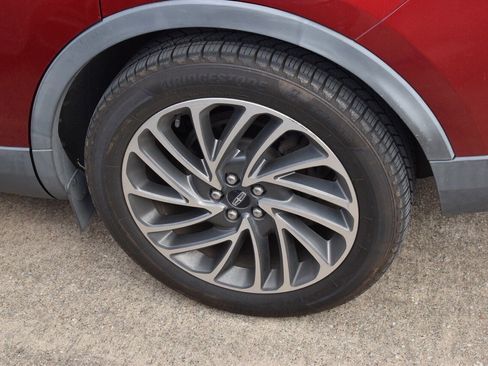 Used 2019 Lincoln Nautilus Reserve image 11