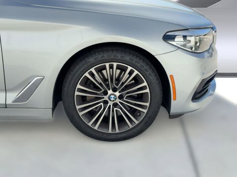 Used 2019 BMW 530i image 10