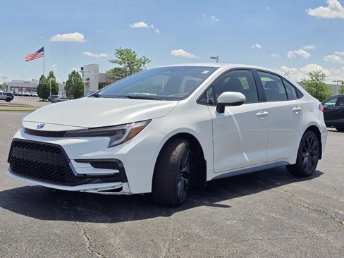 Certified 2025 Toyota Corolla SE FWD image 11
