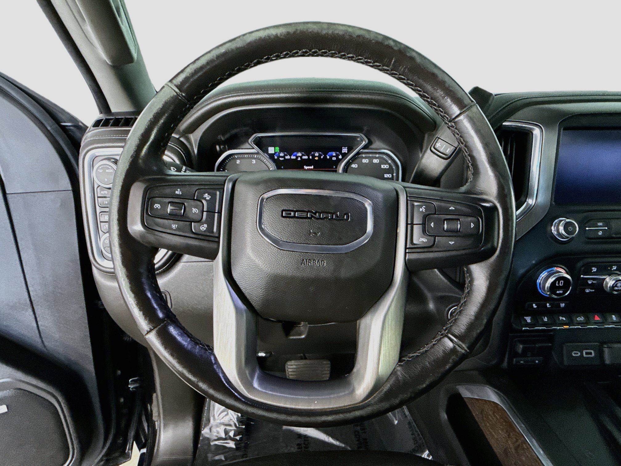 Used 2022 GMC Sierra 3500 Denali w/ Denali Black Diamond Edition AWD/4WD image 13