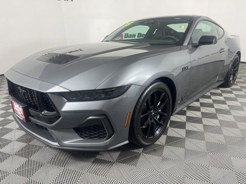 Used 2025 Ford Mustang GT Premium image 23