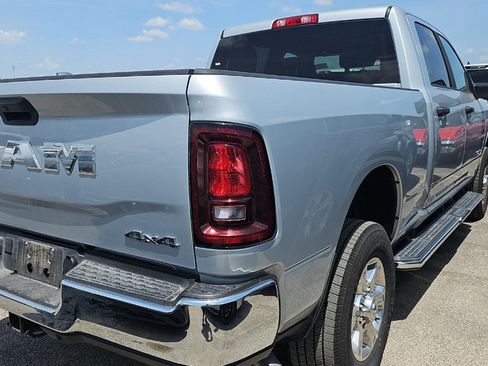 Used 2026 RAM 2500 Big Horn AWD/4WD image 3