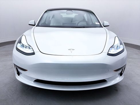 Used 2023 Tesla Model 3 Standard Range image 11