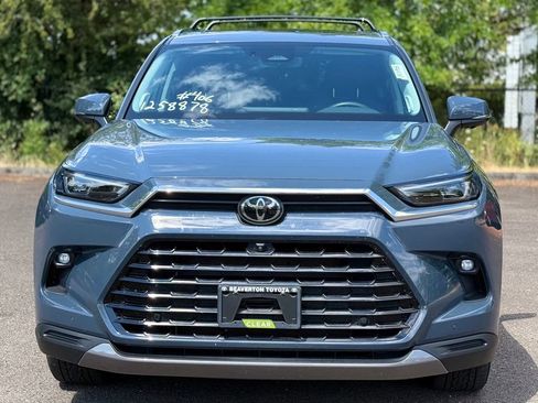 Used 2024 Toyota Grand Highlander AWD image 8