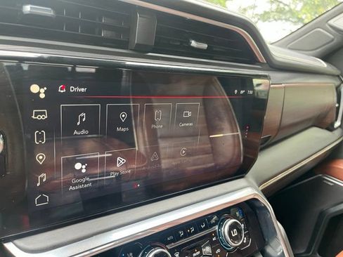 Used 2024 GMC Sierra 2500 Denali Ultimate AWD/4WD image 18