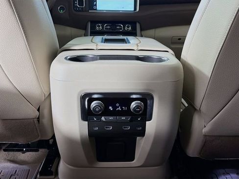 Used 2023 GMC Yukon Denali w/ Advanced Technology Package AWD/4WD image 32
