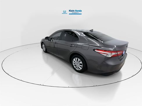 Used 2019 Toyota Camry LE w/ Sunroof Package FWD image 8