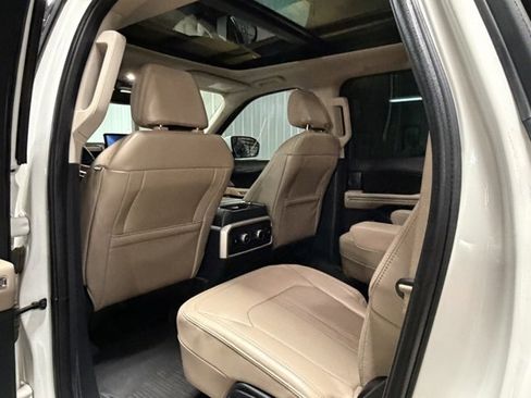 Used 2022 Ford Expedition Max Limited image 12