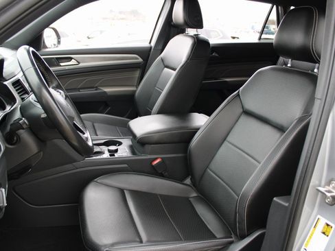 Certified 2021 Volkswagen Atlas Cross Sport SE image 7