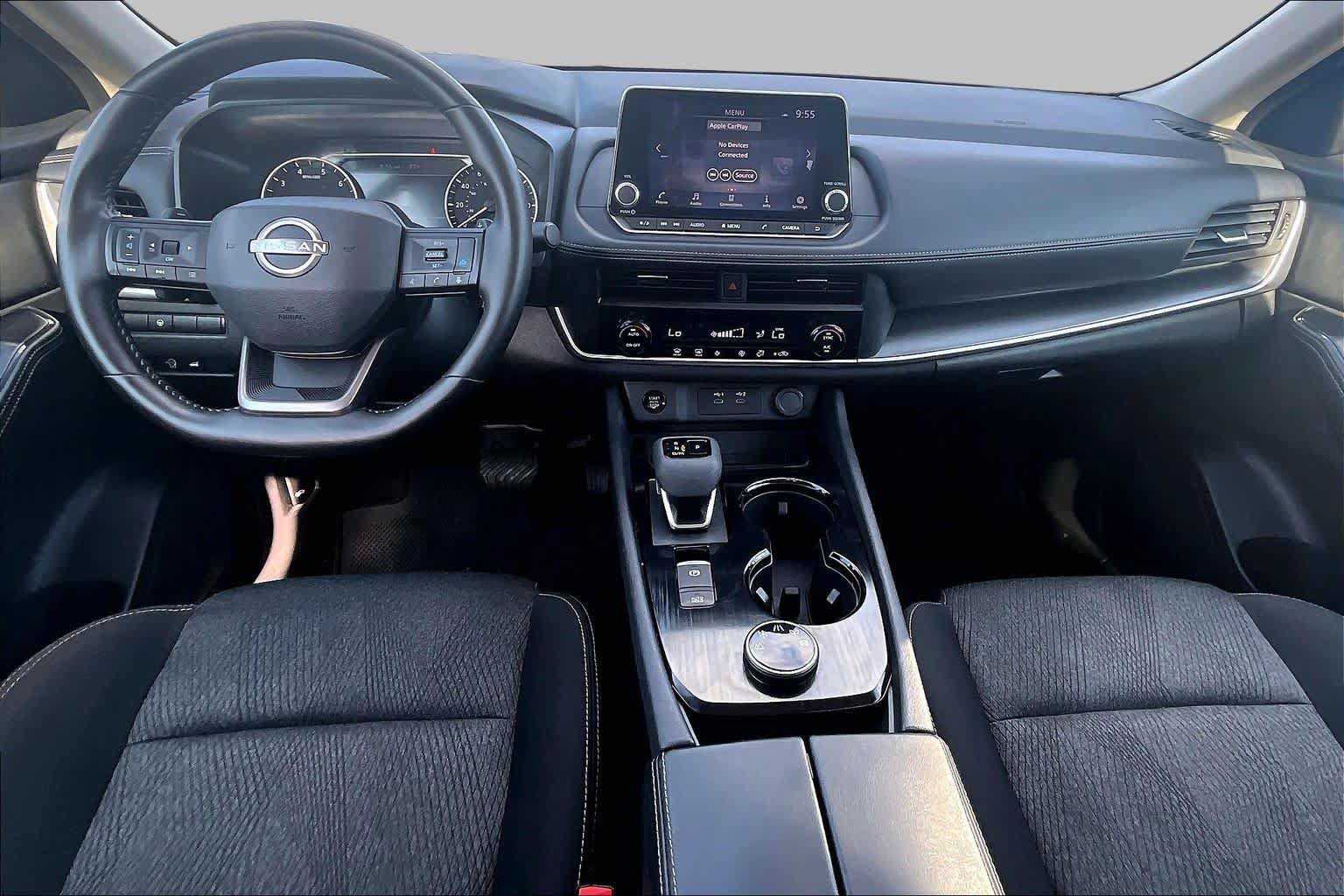 Used 2025 Nissan Rogue SV AWD/4WD image 16