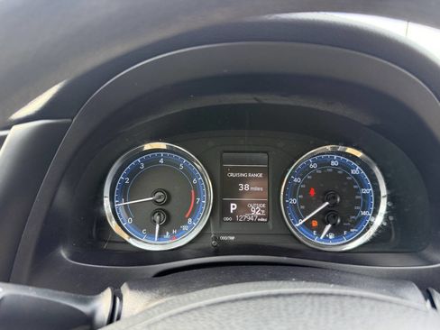 Used 2017 Toyota Corolla XLE FWD image 32