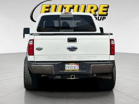 Used 2016 Ford F250 King Ranch w/ FX4 Off-Road Package AWD/4WD image 4
