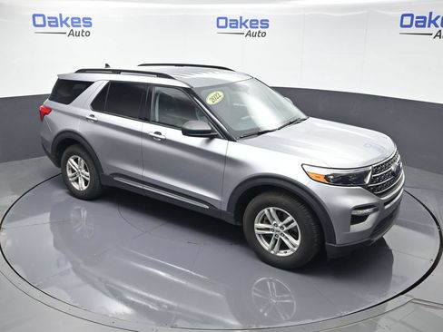 Used 2022 Ford Explorer XLT w/ Equipment Group 202A AWD/4WD image 47