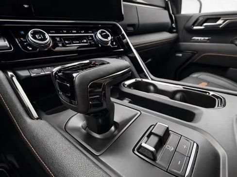 Used 2024 GMC Sierra 1500 AT4 w/ Technology Package AWD/4WD image 20