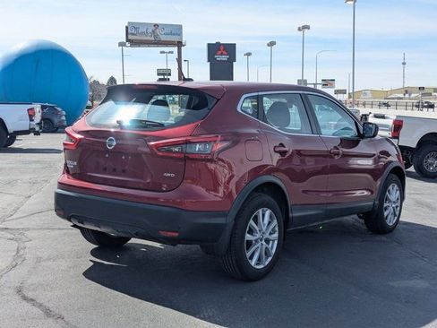 Used 2022 Nissan Rogue Sport S image 3