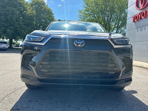 Certified 2024 Toyota Grand Highlander AWD image 8