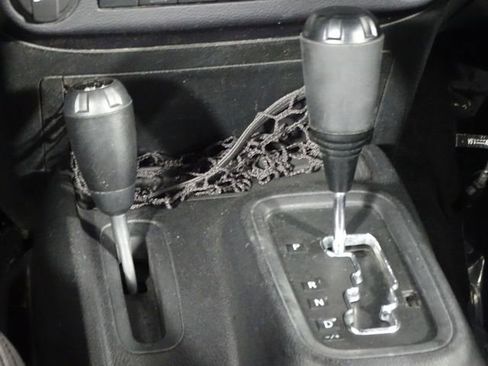 Used 2016 Jeep Wrangler Unlimited Sport image 27