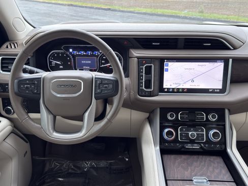 Used 2021 GMC Yukon Denali w/ Denali Premium Package AWD/4WD image 36