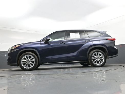 Used 2023 Toyota Highlander Limited FWD image 46