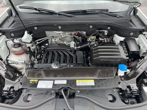 Used 2023 Volkswagen Atlas Cross Sport SE image 11