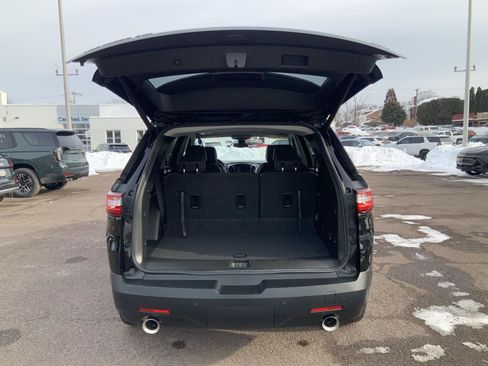 Used 2021 Chevrolet Traverse RS image 11