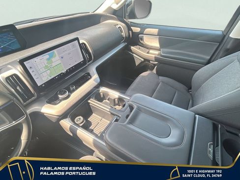 Used 2025 Ford Expedition Active AWD/4WD image 9