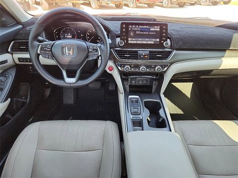 Used 2021 Honda Accord Touring image 10