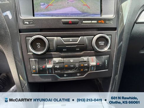 Used 2017 Ford Explorer XLT w/ Equipment Group 202A AWD/4WD image 29