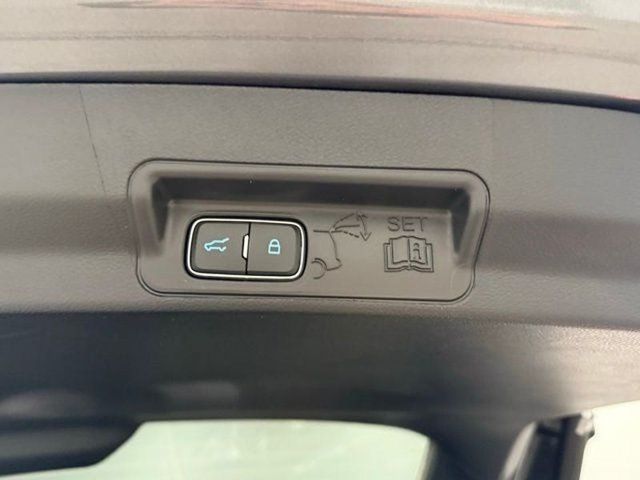 Used 2026 Ford Explorer Platinum RWD image 34