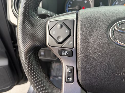 Used 2020 Toyota Tacoma SR5 RWD image 14