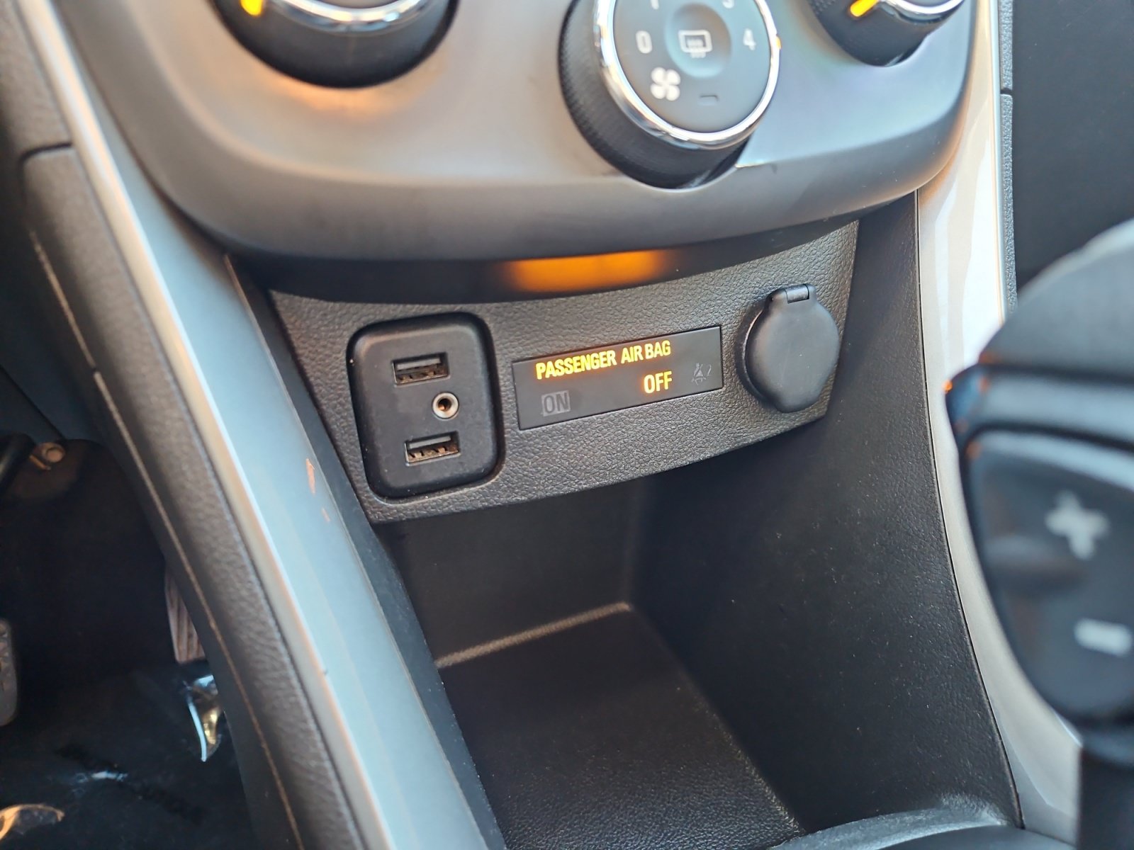 Used 2020 Chevrolet Trax LT w/ LT Convenience Package AWD/4WD image 18