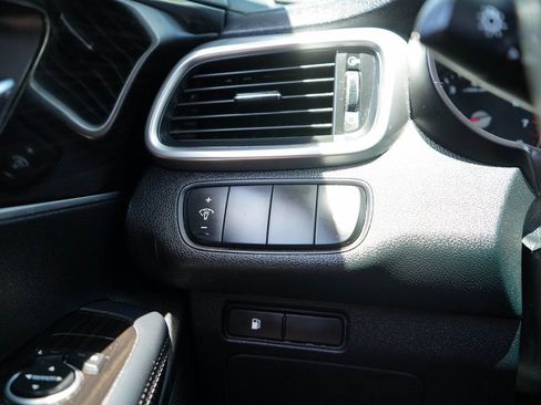 Used 2019 Kia Sorento L FWD image 29