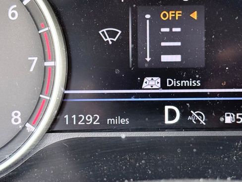 Used 2024 Nissan Sentra SR w/ SR Premium Package image 17