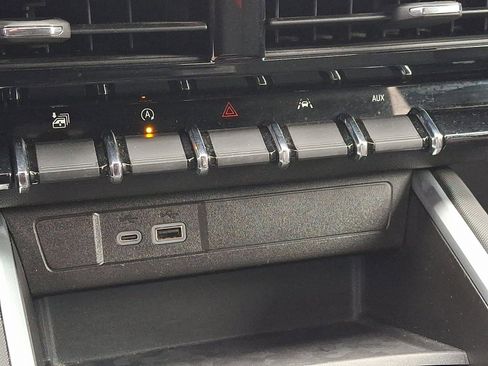 Used 2023 Chevrolet Colorado Z71 w/ Advanced Trailering Package image 15