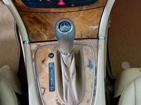 Used 2009 Mercedes-Benz E 350 Sedan image 23