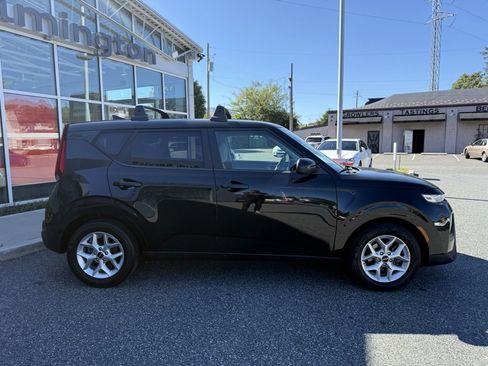 Used 2022 Kia Soul S image 7