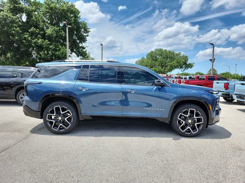 New 2026 Chevrolet Traverse High Country FWD image 3