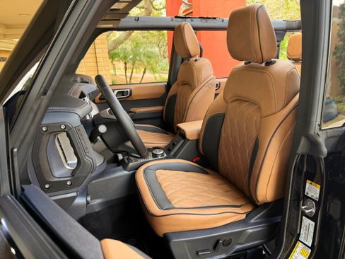 Used 2025 Ford Bronco Outer Banks AWD/4WD image 17