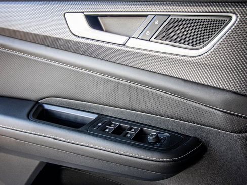 New 2026 Volkswagen Atlas Cross Sport SEL image 27