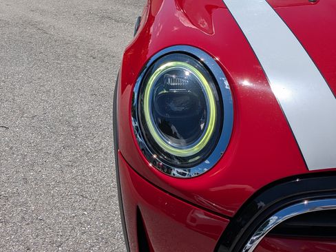 Used 2024 MINI Cooper 2-Door Hardtop FWD image 8